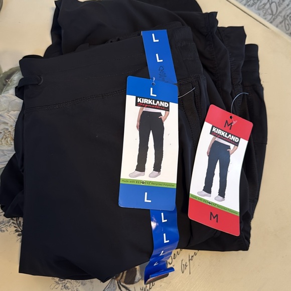 Kirkland Signature Women's Black Joggers - Picture 4 of 4